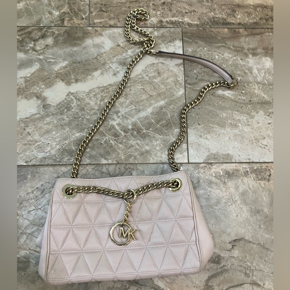 Michael Kors Handbags - Michael Kors pink Quilted Shoulder Bag with Gold Chain
